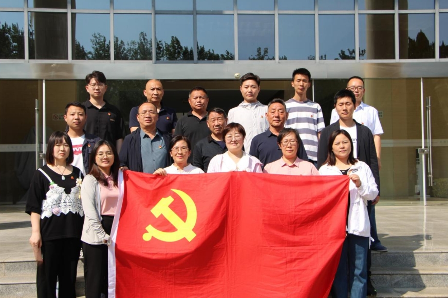 徐州方正會(huì)計(jì)師事務(wù)所黨支部參加“三不伸手”正心教育館現(xiàn)場警示教育活動(dòng)